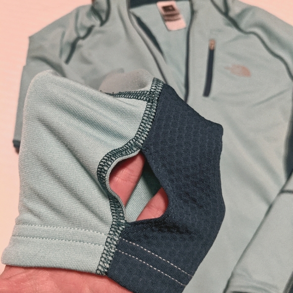 North Face 3/4 Zip Pullover - Picture 3 of 3